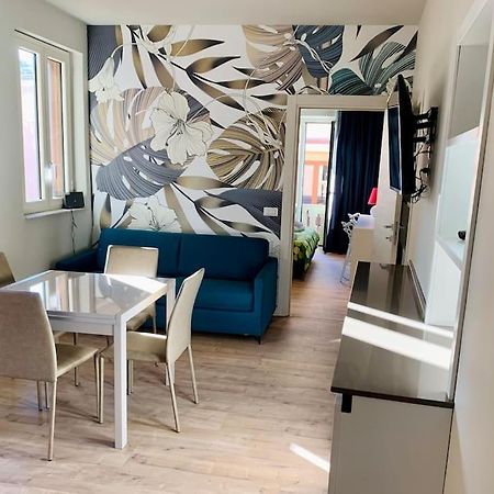 Alex Charme Central Apartments - Corso Umberto タオルミーナ エクステリア 写真