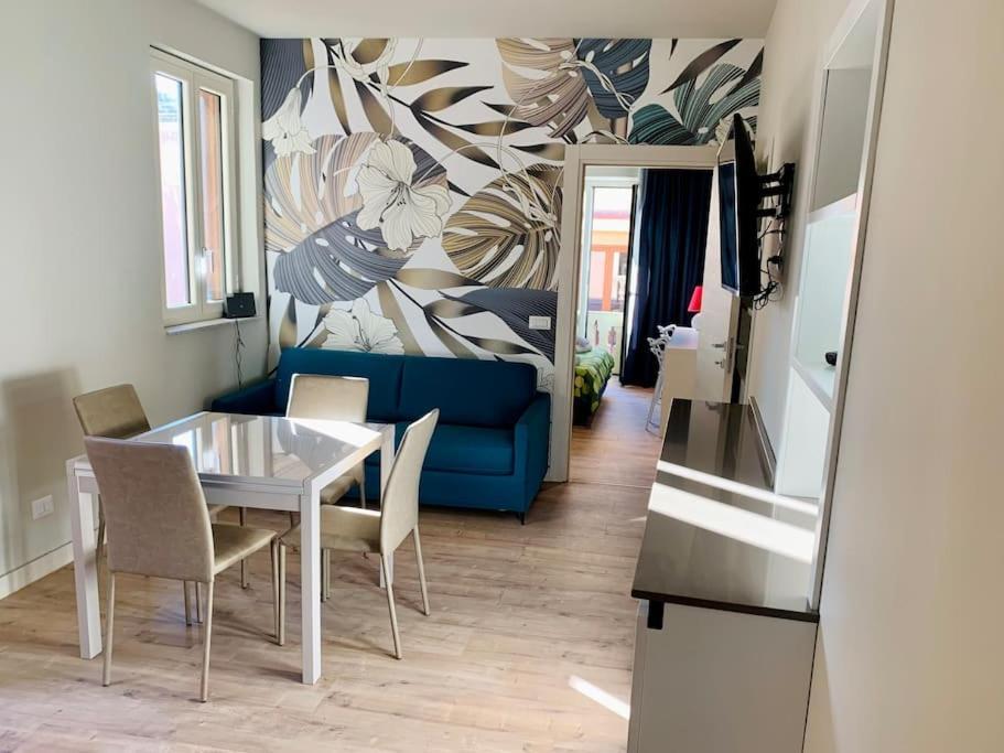 Alex Charme Central Apartments - Corso Umberto タオルミーナ エクステリア 写真